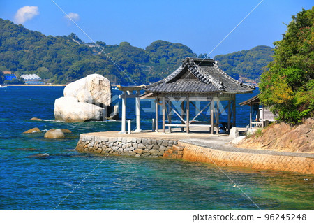 [Ehime Prefecture] Shiroishi Ryu Shrine in sunny weather (Matsuyama City) 96245248