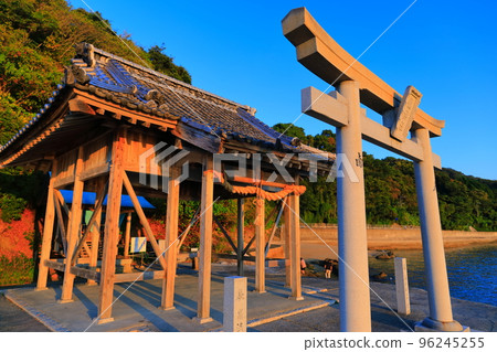 [Ehime Prefecture] Shiroishi Ryu Shrine at sunset (Matsuyama City) 96245255