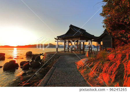 [Ehime Prefecture] Shiroishi Ryu Shrine at sunset (Matsuyama City) 96245265