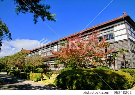 Former Hagi Domain School Meirinkan (Hagi City, Yamaguchi Prefecture) 96248201