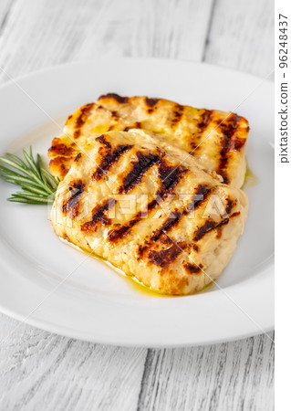 Portion of Halloumi cheese 96248437