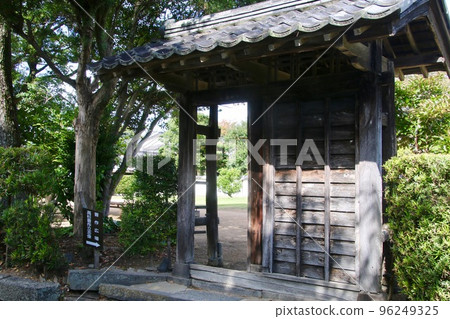 Statue of Shinsaku Takasugi (Hagi City, Yamaguchi Prefecture) 96249325