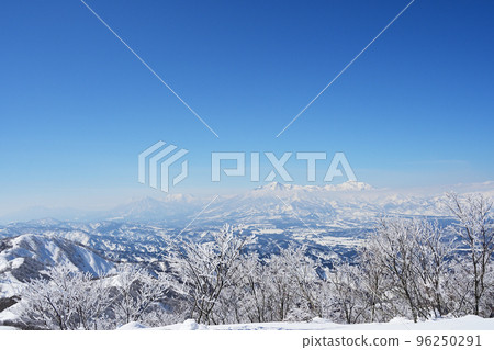 Snow mountain range seen from Mt. Nabekura in winter Mt. Kurohime Mt. Myoko Mt. 96250291