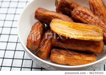 Sun dried bananas, Fruit snack Sun dried bananas, Fruit snack 96250503