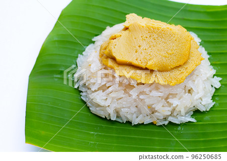 Thai dessert, Sweet sticky rice with egg custard 96250685