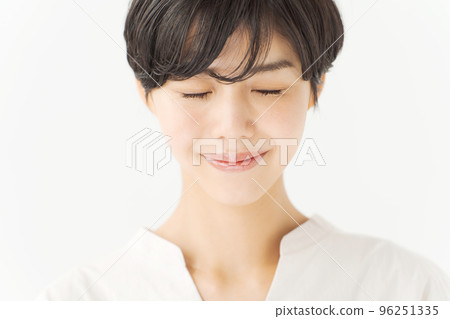二十多歲的婦女的肖像 二十多歲的婦女的肖像 96251335