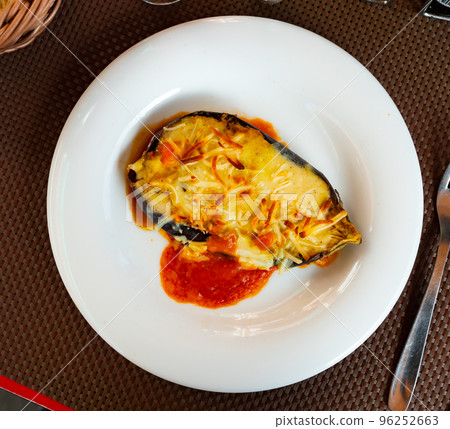 Delicious stuffed eggplant Delicious stuffed eggplant 96252663