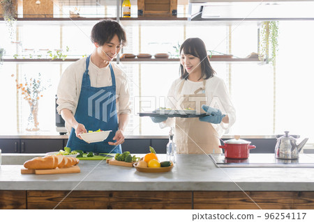 Couple Cooking Lifestyle Couple Cooking Lifestyle 96254117