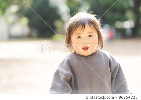 寶貝外面玩 96254723