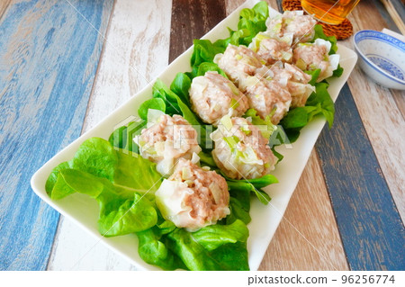 "Green onion shumai" 96256774