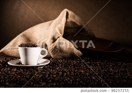 Background of cup of coffee beans 96257255