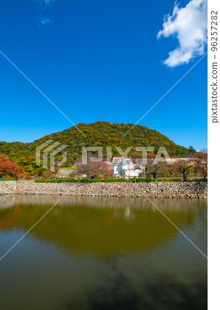 Tottori Castle Ruins in Autumn Higashimachi, Tottori City, Tottori Prefecture 96257282