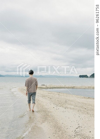 看海的男孩 96261758