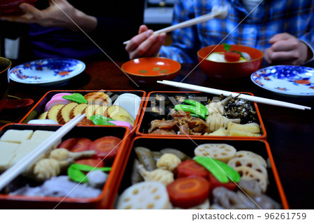 New Year's dishes in Japanese homes New Year's dishes in Japanese homes 96261759