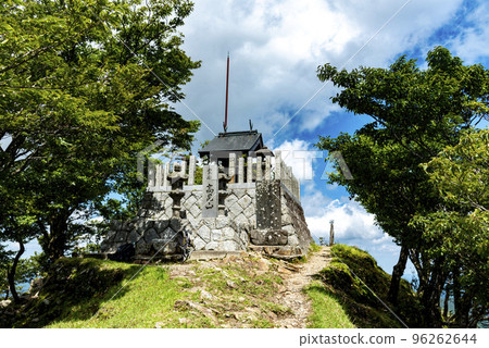 Takamiyama Summit Takakado Shrine 96262644