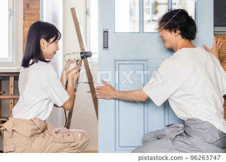 Couple DIY Renovation Reform Couple DIY Renovation Reform 96263747