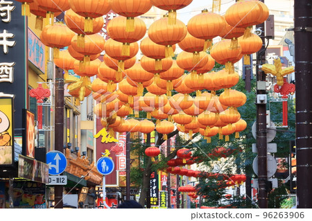 橫濱中華街農曆新年裝飾品中華街等待農曆新年的傳統文化 橫濱中華街農曆新年裝飾品中華街等待農曆新年的傳統文化 96263906