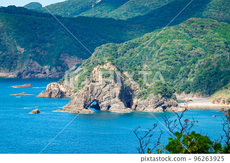 Zosaniwa Myokenura Beach in the Amakusa Islands (Amakusa City, Kumamoto Prefecture) 96263925