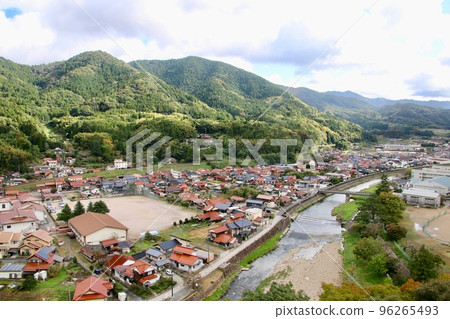 Bird's-eye view of Tsuwano City (Tsuwano City, Shimane Prefecture) Bird's-eye view of Tsuwano City (Tsuwano City, Shimane Prefecture) 96265493