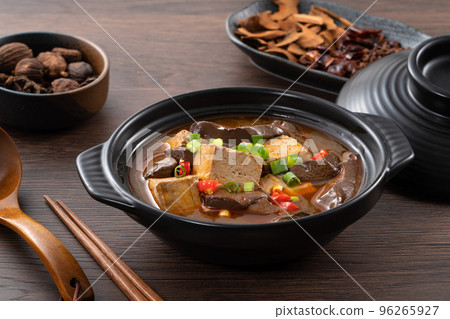 Spicy duck blood jelly stinky tofu Spicy duck blood jelly stinky tofu 96265927
