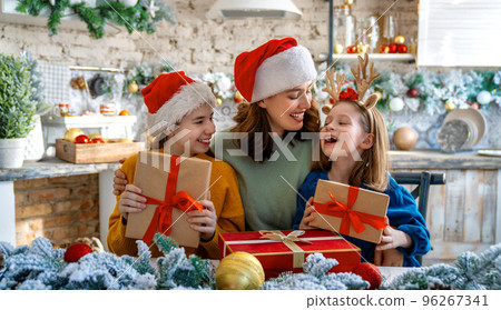 family preparing for Christmas 96267341
