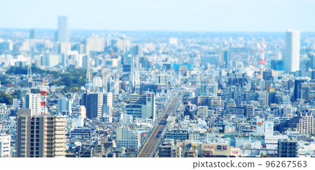 Cityscape seen from the observatory 96267563
