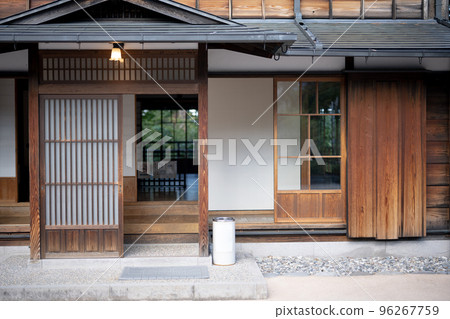 老式的房子 96267759