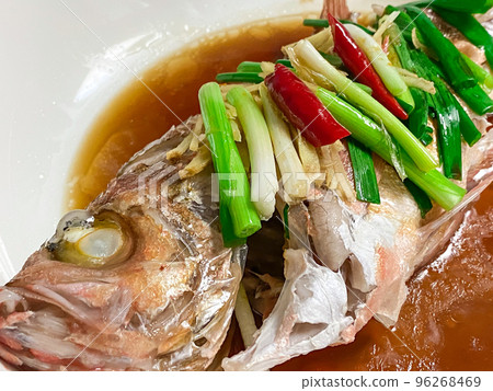 中式家常菜,清蒸鮮魚(中式清蒸岩魚) 中式家常菜,清蒸鮮魚(中式清蒸岩魚) 96268469