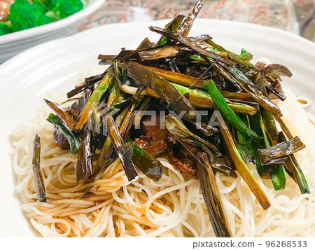中國上海菜,蔥油拌麵(蔥油拌蕎麥麵) 中國上海菜,蔥油拌麵(蔥油拌蕎麥麵) 96268533
