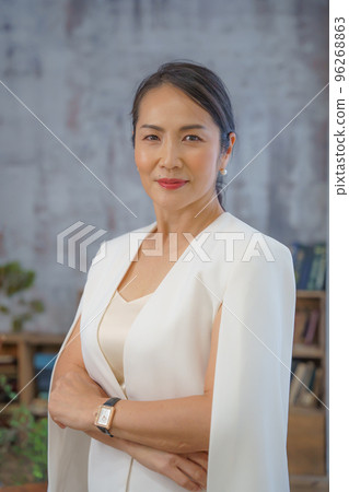female entrepreneur portrait female entrepreneur portrait 96268863