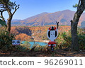 從中野岳看到的片沼和秋天的群山 (2022) 96269011