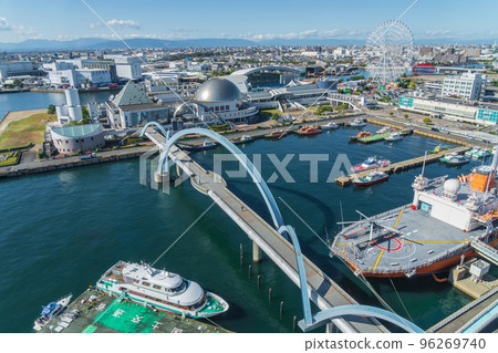 View from Nagoya Port Garden Wharf, Port Building <Nagoya City, Aichi Prefecture> View from Nagoya Port Garden Wharf, Port Building <Nagoya City, Aichi Prefecture> 96269740