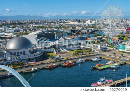View from Nagoya Port Garden Wharf, Port Building <Nagoya City, Aichi Prefecture> View from Nagoya Port Garden Wharf, Port Building <Nagoya City, Aichi Prefecture> 96270039