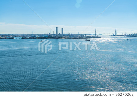 View from Nagoya Port Garden Wharf, Port Building <Nagoya City, Aichi Prefecture> View from Nagoya Port Garden Wharf, Port Building <Nagoya City, Aichi Prefecture> 96270262