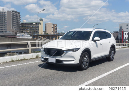 SUV 多用途車道路駕駛 96271615