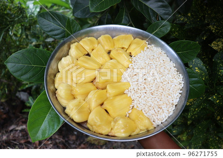 jackfruit cloves with puffed rice and leaf jackfruit cloves with puffed rice and leaf 96271755