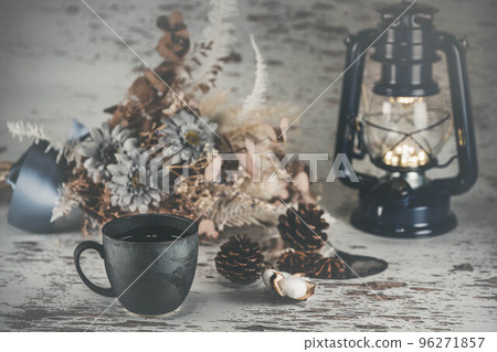 coffee cup and dried flowers 96271857