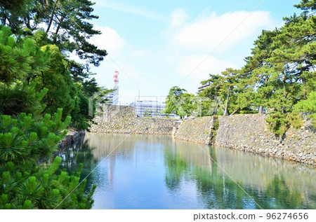 Takamatsu Castle stone wall and moat 96274656