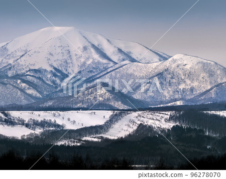 Mt. Samakkenupuri in winter, Nakashibetsu, Hokkaido / Nakashibetsu, Japan Mt. Samakkenupuri in winter, Nakashibetsu, Hokkaido / Nakashibetsu, Japan 96278070