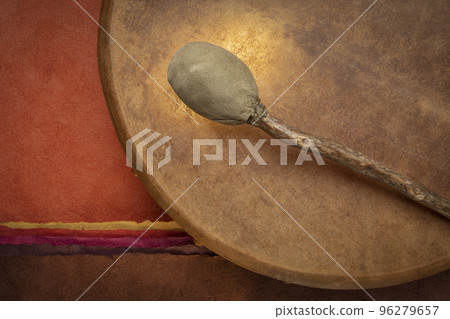 shaman frame drum with a beater 96279657