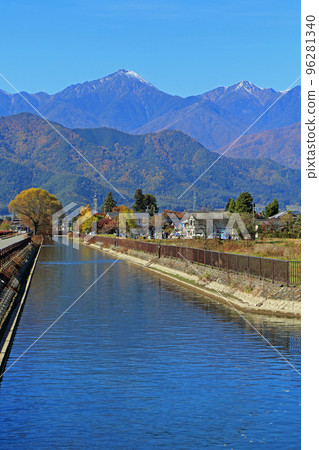 Azumino in autumn: Yaigaseki and the Northern Alps Azumino in autumn: Yaigaseki and the Northern Alps 96281340