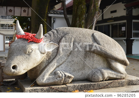 "Granite" made of granite (Sugawara Shrine / 2-1-38 Ebisunochohigashi, Sakai-ku, Sakai-shi, Osaka) 96285205