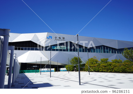 Scenery in front of JR Komatsu Station, a stopping station for the Hokuriku Shinkansen, with a beautiful exterior design inspired by the snowy mountains of sacred Mt. Hakusan | Komatsu City, Ishikawa Prefecture Scenery in front of JR Komatsu Station, a stopping station for the Hokuriku Shinkansen, with a beautiful exterior design inspired by the snowy mountains of sacred Mt. Hakusan | Komatsu City, Ishikawa Prefecture 96286151