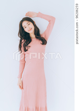 穿裙子的女人 96286259