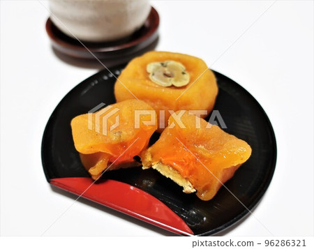 Anpo persimmon and tea image Anpo persimmon and tea image 96286321