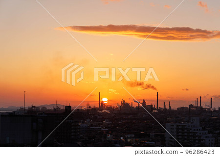 Urban scenery dyed in the setting sun "Kakogawa-Harima Industrial Area" Urban scenery dyed in the setting sun "Kakogawa-Harima Industrial Area" 96286423