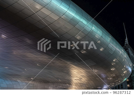 位於市中心的美麗 DDP 東大門設計廣場 96287312