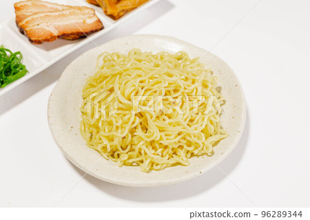 Chinese noodles and topping ingredients 96289344