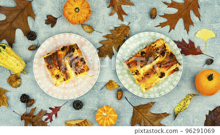 Slice pumpkin pie, homemade tart. Slice pumpkin pie, homemade tart. 96291069