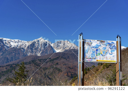 白馬岩岳避暑山莊的白馬三山 96291122